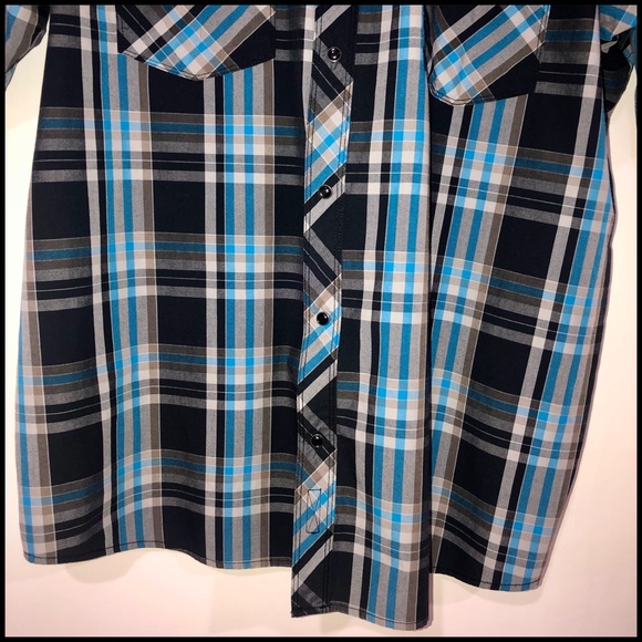 TheNorthFace🍃🍂 Black Blue and Grey flannel with 2 pockets, snaps, like new - Picture 4 of 16